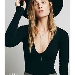 Seamless Solid Deep V